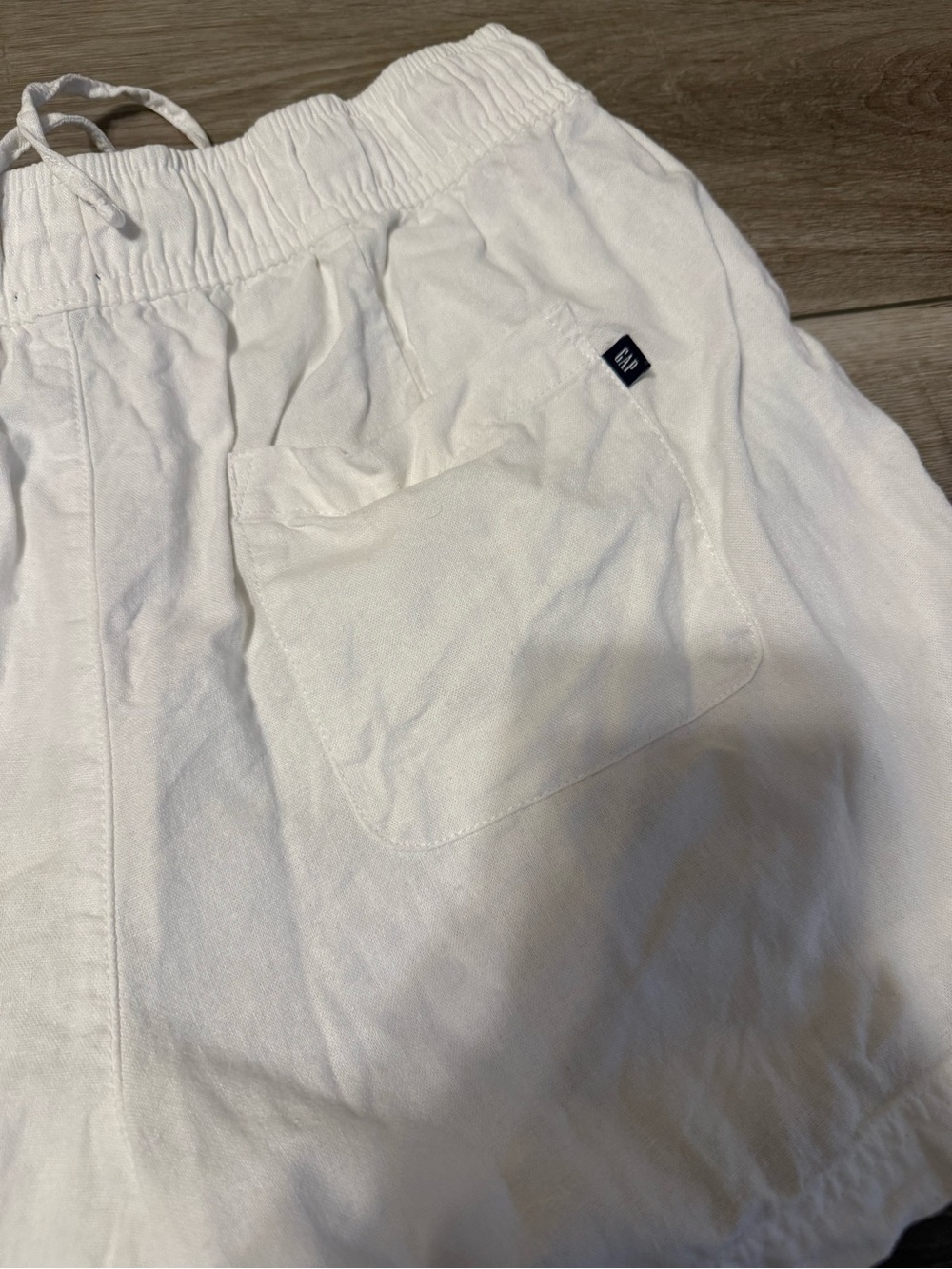 GAP White Elastic-Waist Linen Shorts - Picture 6 of 6